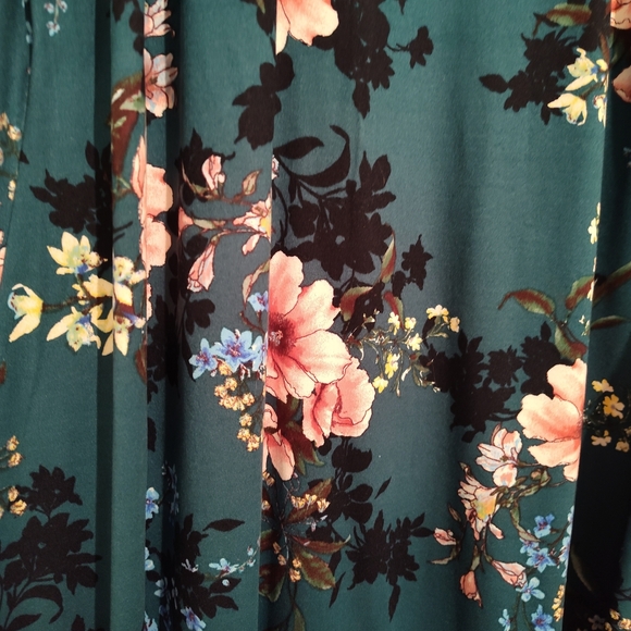 NWOT Fortune And Ivy Floral Sleeveless Dress, Knee Length - Picture 2 of 4